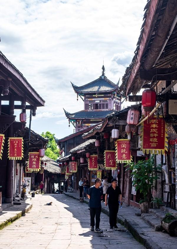 双人跨栏赛跑